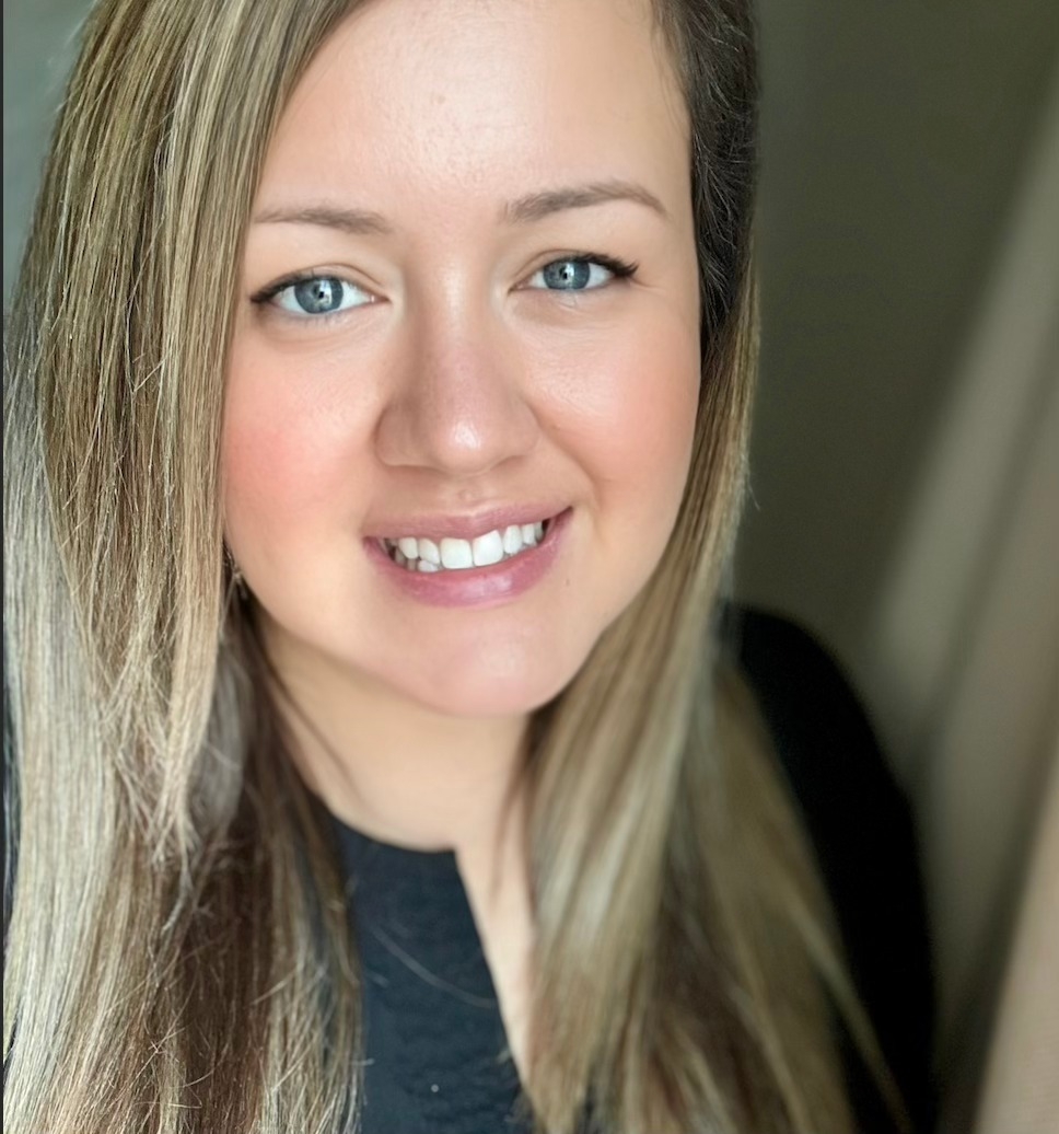 Bobbie Downs Headshot